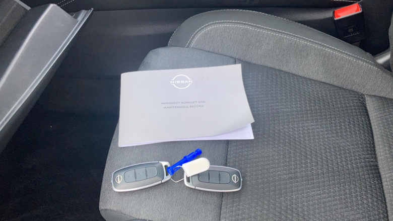 Nissan Qashqai 1.3 DiG-T MH N-Connecta 5dr Petrol Hatchback